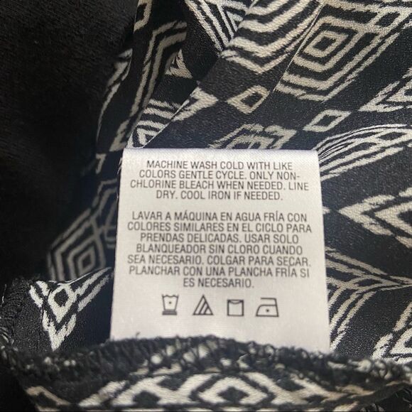 Simply Styled Lightweight Bomber Jacket - Picture 7 of 8